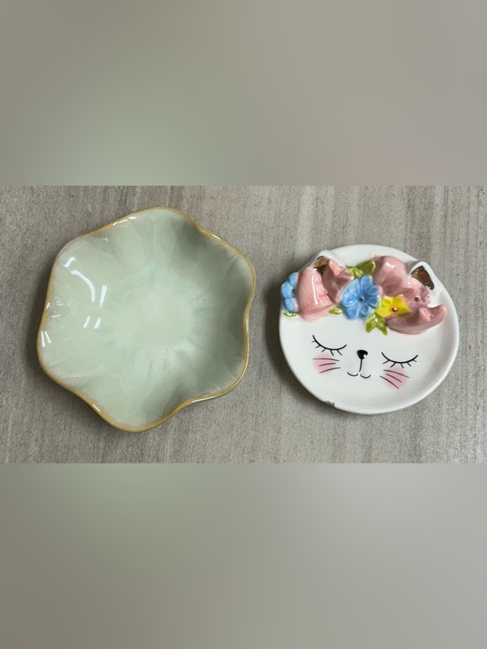 Streamline Petite Cat Trinket Dish 3" x 3" Small chip & Light Green Lotus Leaf S